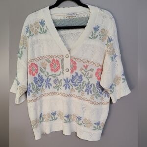 Vintage-Inspired White Floral Knit Sweater with Buttons